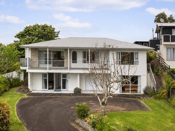 Seaside Classic with Endless Potential