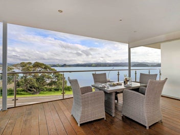 Absolutely breathtaking panoramic views- HARBOUR!