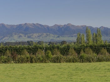 Lot 7 - One of the Best in Gladstone!