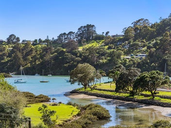 Owner says "SELL"! You must see this one!