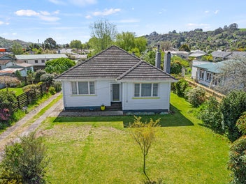 A stones throw from town