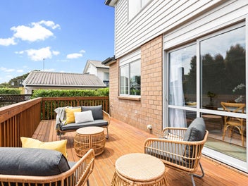 Modern Spacious Family Home - Presented As New