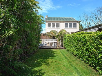 Rarely Available Central Devonport Location