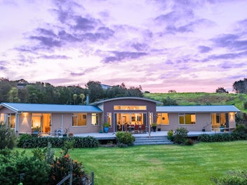 Coastal Living, Redefined in Waipu Cove