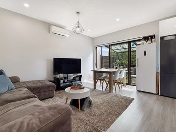 Modern Townhouse in the Heart of Papakura