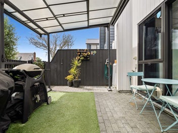 Modern Townhouse in the Heart of Papakura