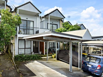 Opportunity To Nest Or Invest!