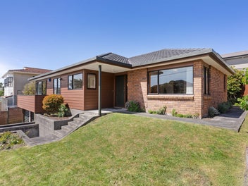 Central, Sunny & Effortlessly Easy