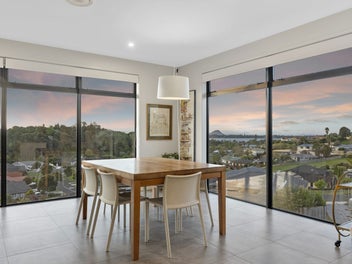 Two Homes, One Title ... Oodles of options!