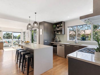 Light, Lifestyle and Location - The perfect fa...