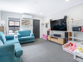 Modern Low-Maintenance Living in Prime Location