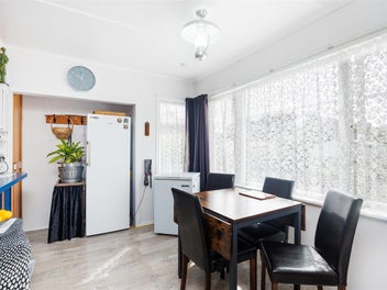 TEAM LEWIS - MY HOME, MY CASTLE