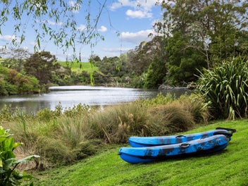 Riverfront elegance – Te Awa retreat