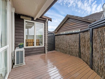 Modern Living in a Secluded Cul-de-Sac!