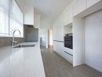 Modern renovated 3 Bedroom Relocatable Home! #Vale