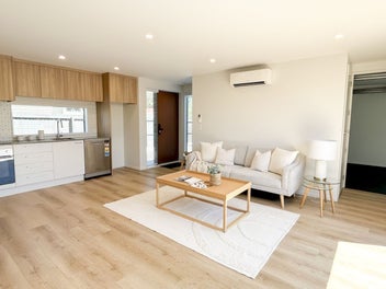 Priced To Sell - In Zone, In Style