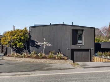 Lake Views & Luxury - Ignore GV