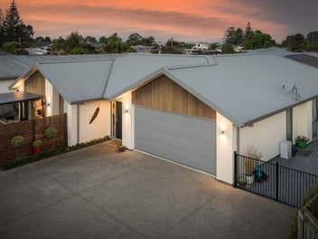 Contemporary Coastal Living