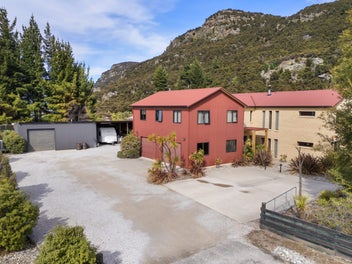 A Lifestyle Property with Income Potential