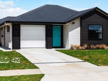 Bright Days, Easy Living, Perfect Location