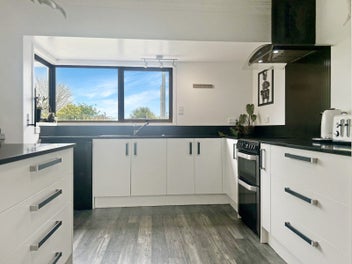 Big home. Big sheds. Big views