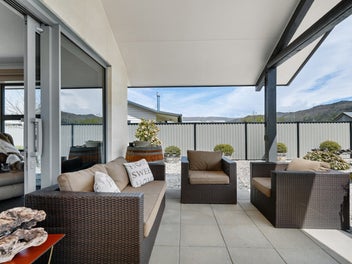 Immaculate Modern Living in the Heart of Clyde