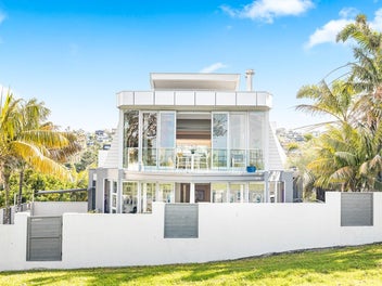 ELEVATED COASTAL LUXURY - CASTOR BAY