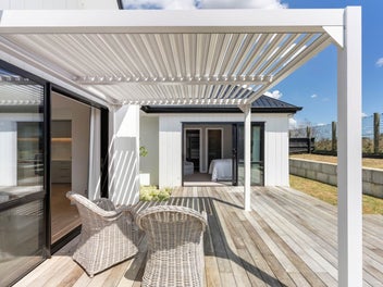 DELUXE FAMILY HAVEN IN AN APPRECIATING LOCATION