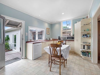 Central villa charm with north facing entertaining