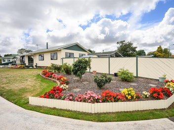 WARM HOME, LOCK-UP & LEAVE, QUIET LOCATION