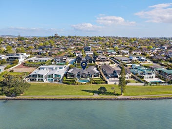 Exceptional Waterfront Luxury in Farm Cove