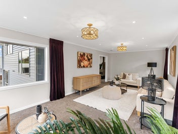 Lynmore family home with 70sqm of garaging