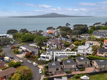 Takapuna Beach – Sought after Location!