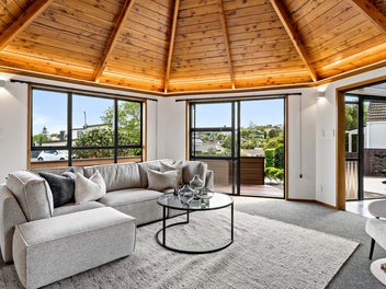 Auction Reserve Below $1.5m