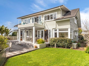 Grandstand Views on Ventnor