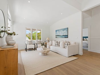 Restored Villa with Guest House in Matakana