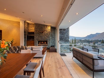 2/55 Kent Street, Queenstown Hill