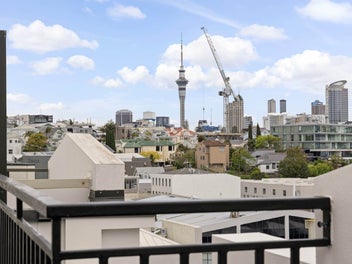 Affordable DGZ Entry – Stylish Lock-Up and Leave!