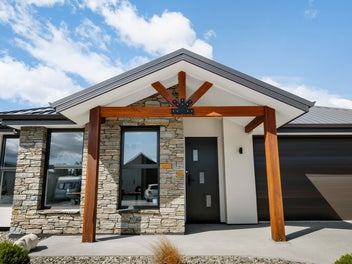 Refined Central Otago Living