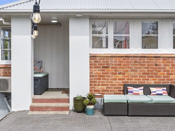 Your Groovy Greenlane Story Starts Here