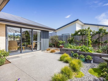 Easy Living in Milns Estate