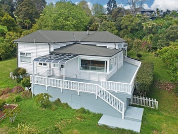 Private Country Oasis with Modern Convenience