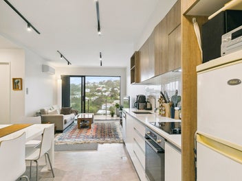 STYLISH MODERN TOWNHOUSE IN BROOKLYN