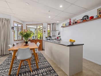 Modern Coastal Hideaway in the Heart of Paihia