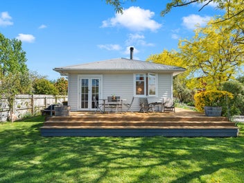 Greytown Oasis - Where Style Meets Comfort