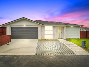 Relocation Sale in Heart of Kauri Flats!