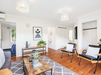 Elevated Privacy, HUGE garaging - Auction