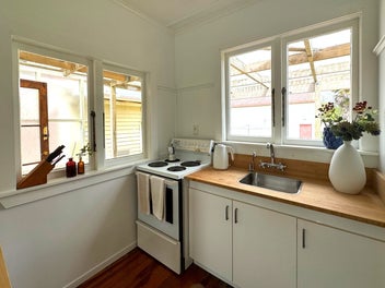 Cute Bach with Massive Shed