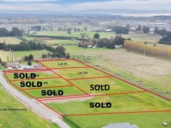 Copper Beech Road - Titled lifestyle sections