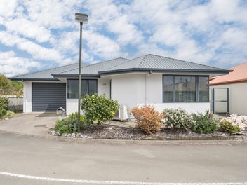 Serene Sanctuary in Waimea Village